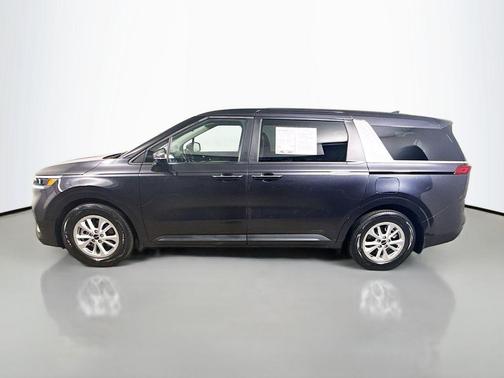 2023 Kia Carnival LX