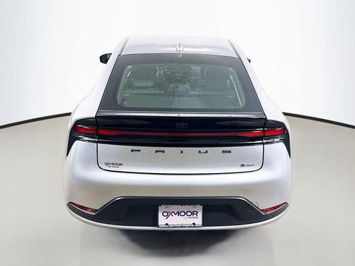 2025 Toyota Prius LE