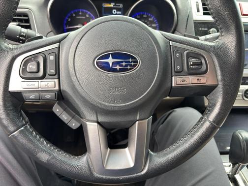 Crystal White Pearl 2017 Subaru Outback 2.5i Limited