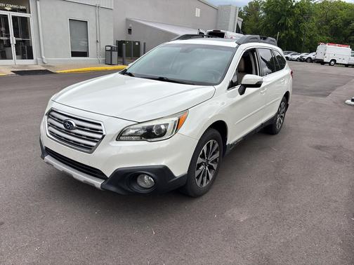 Crystal White Pearl 2017 Subaru Outback 2.5i Limited