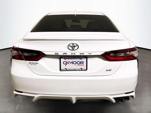 Ice Cap 2023 Toyota Camry SE