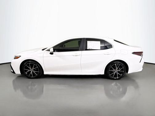 Ice Cap 2023 Toyota Camry SE