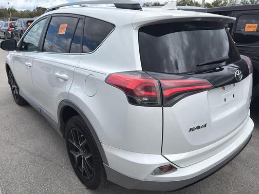 2018 Toyota RAV4 SE