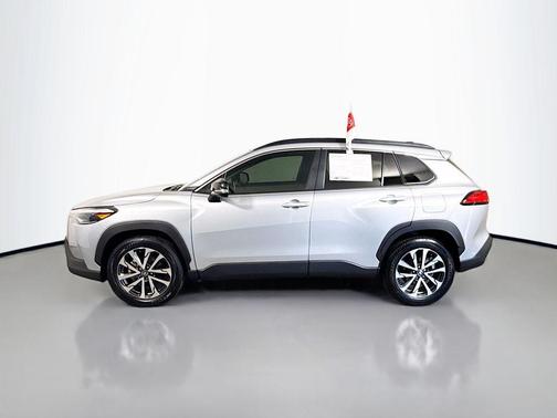 2025 Toyota Corolla Cross XLE