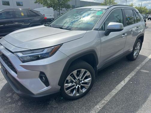 2022 Toyota RAV4 XLE Premium