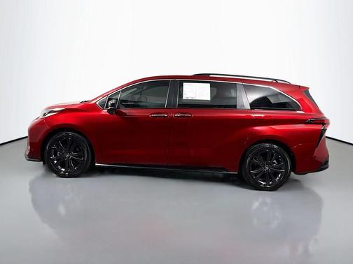 2023 Toyota Sienna XSE 7 Passenger