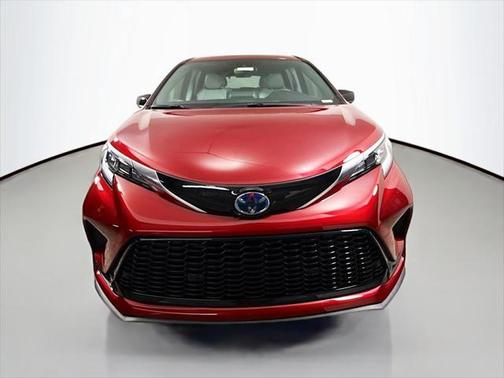 2023 Toyota Sienna XSE 7 Passenger