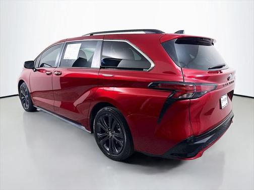 2023 Toyota Sienna XSE 7 Passenger