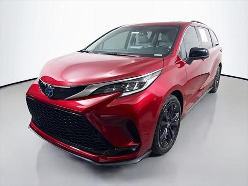 2023 Toyota Sienna XSE 7 Passenger