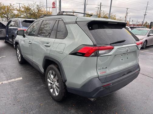 2020 Toyota RAV4 XLE Premium