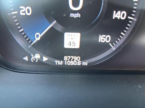 2021 Volvo XC90 T6 Momentum