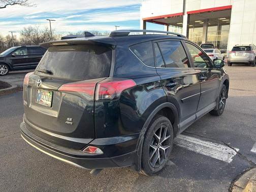 2018 Toyota RAV4 SE