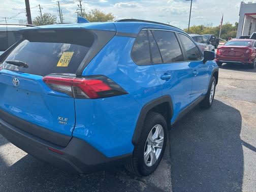2021 Toyota RAV4 XLE