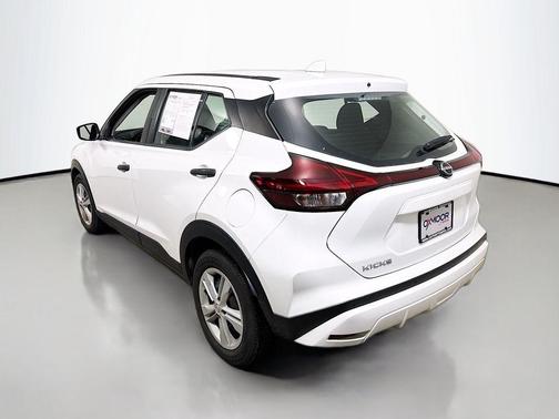 2023 Nissan Kicks S