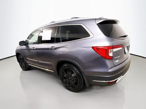 2022 Honda Pilot Touring 8-Passenger