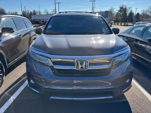 2022 Honda Pilot Touring 8-Passenger
