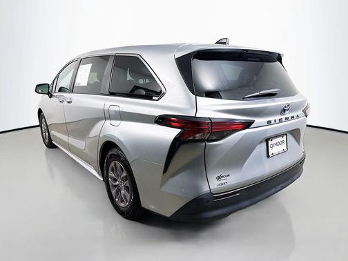 2021 Toyota Sienna XLE 7 Passenger
