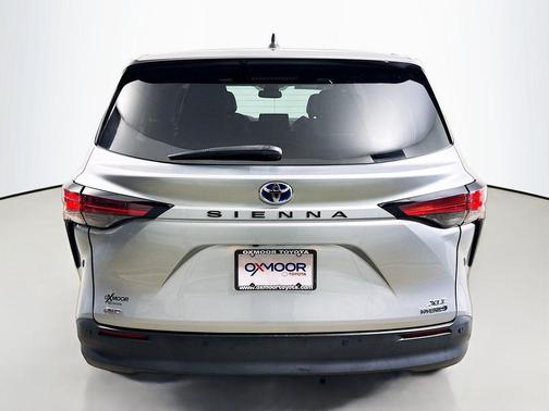 2021 Toyota Sienna XLE 7 Passenger