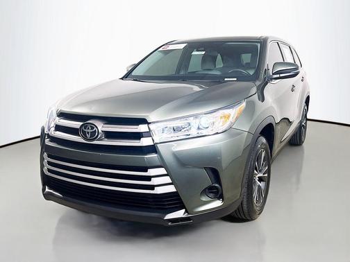 2019 Toyota Highlander LE I4