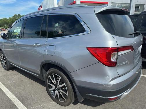 Lunar Silver Metallic 2020 Honda Pilot Touring 8-Passenger