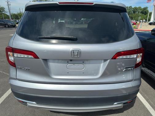 Lunar Silver Metallic 2020 Honda Pilot Touring 8-Passenger