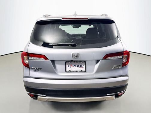 Lunar Silver Metallic 2020 Honda Pilot Touring 8-Passenger