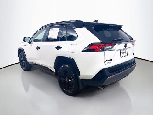 2021 Toyota RAV4 Hybrid SE