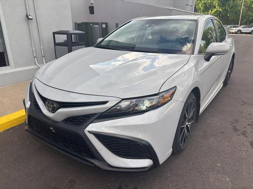 Ice Edge 2023 Toyota Camry SE