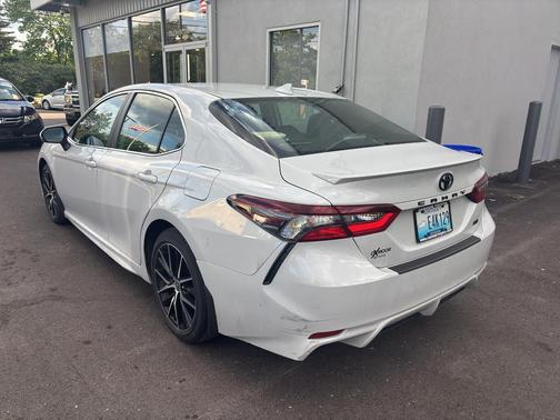 Ice Edge 2023 Toyota Camry SE