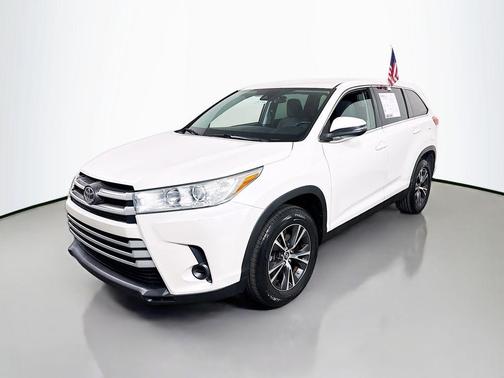 2019 Toyota Highlander LE I4