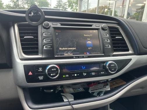 Blizzard Pearl 2018 Toyota Highlander LE Plus