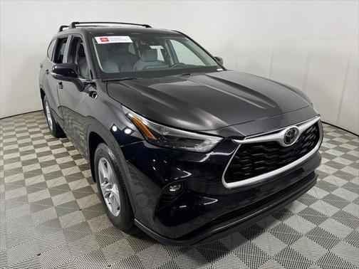 2022 Toyota Highlander LE