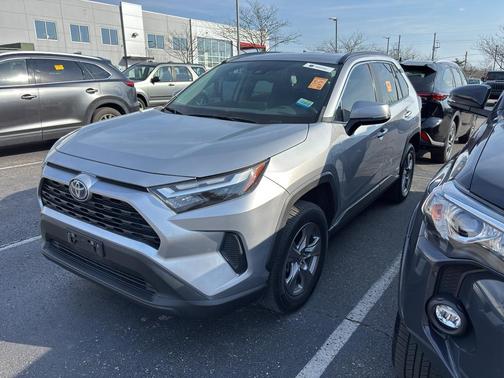 Silver Sky Metallic 2022 Toyota RAV4 Hybrid XLE