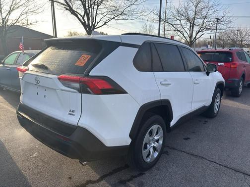 2021 Toyota RAV4 LE