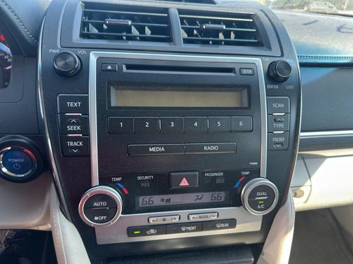2012 Toyota Camry Hybrid LE