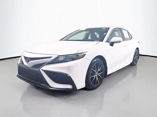 Ice Cap 2024 Toyota Camry SE