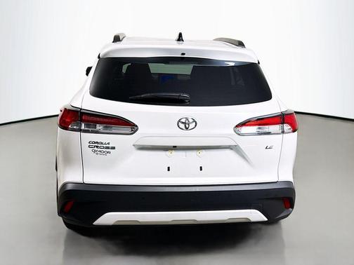 Wind Chill Pearl 2025 Toyota Corolla Cross LE
