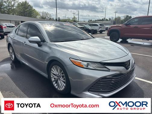Celestial Silver Metallic 2018 Toyota Camry XLE