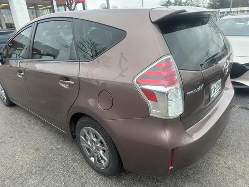 2016 Toyota Prius v Two