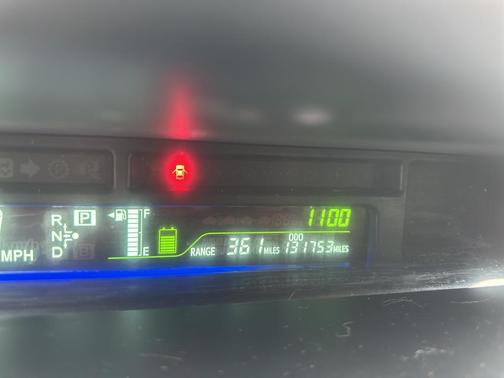 2016 Toyota Prius v Two