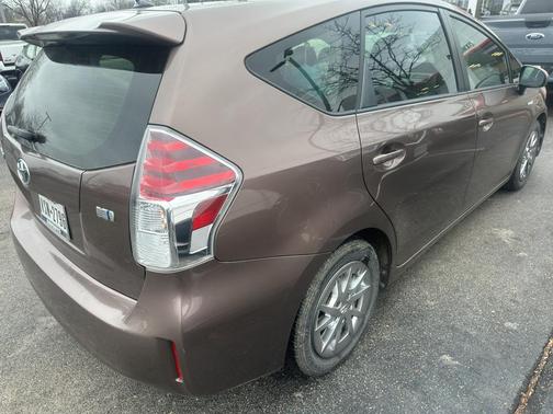 2016 Toyota Prius v Two