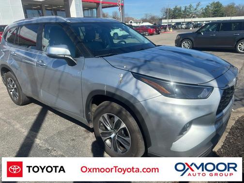 Celestial Silver Metallic 2023 Toyota Highlander XLE