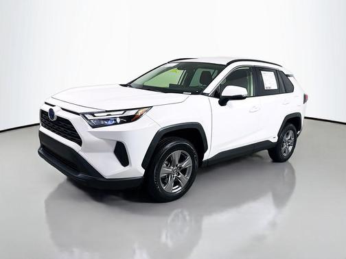 2022 Toyota RAV4 Hybrid XLE