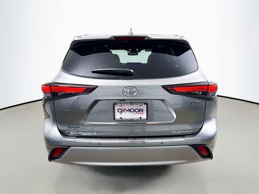 Heavy Metal 2026 Toyota Highlander Hybrid Platinum