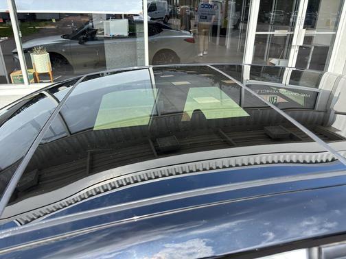 Wind Chill Pearl/Midnight Black Metallic 2025 Toyota Camry XSE
