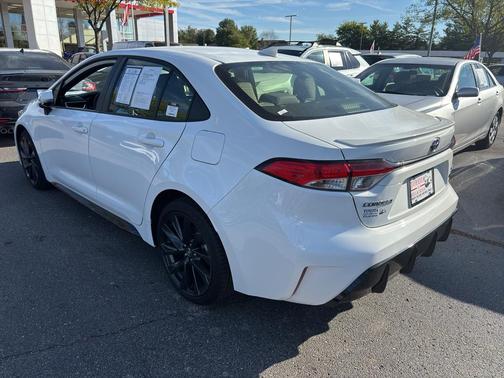 2024 Toyota Corolla Hybrid SE