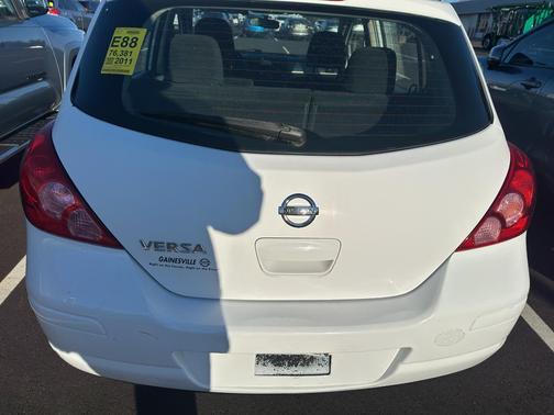 2011 Nissan Versa 1.8 S