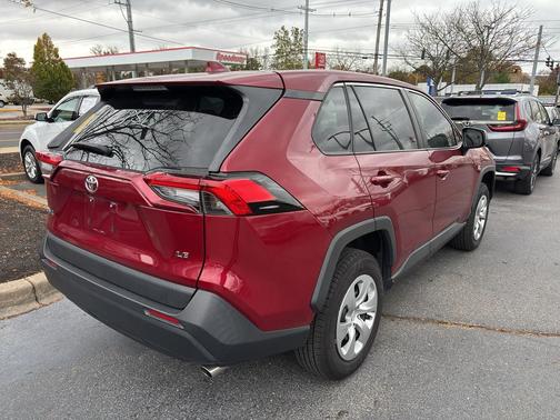 2022 Toyota RAV4 LE