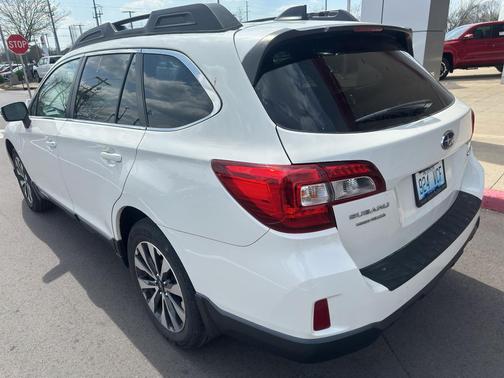 Crystal White Pearl 2016 Subaru Outback 2.5i Limited