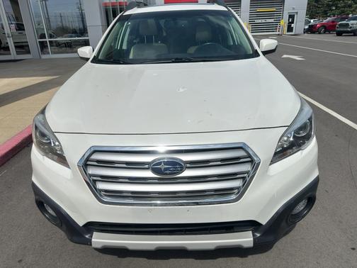 Crystal White Pearl 2016 Subaru Outback 2.5i Limited